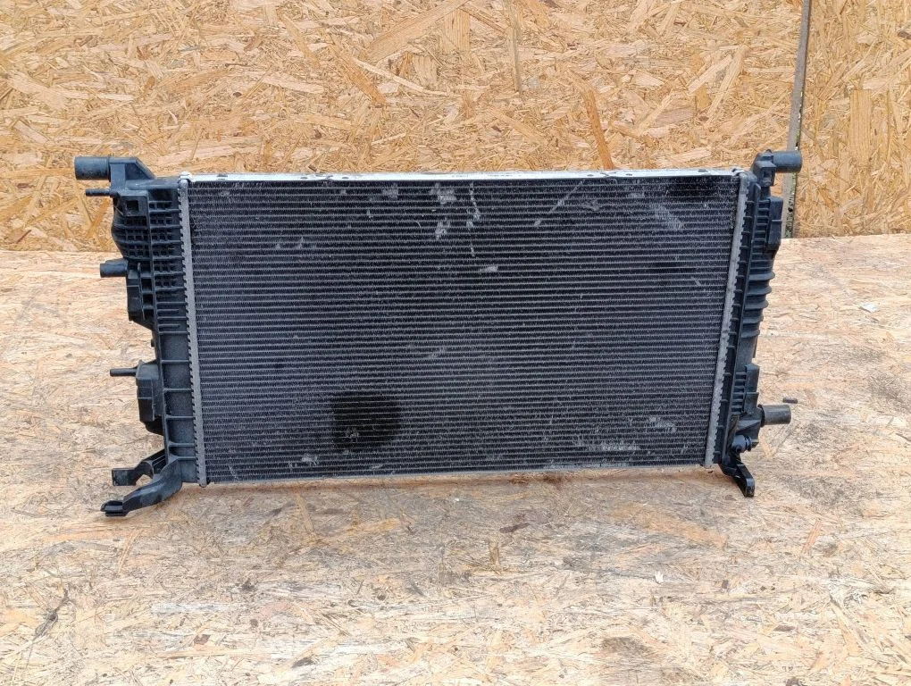 Jahutusvedeliku radiaator 214100002R