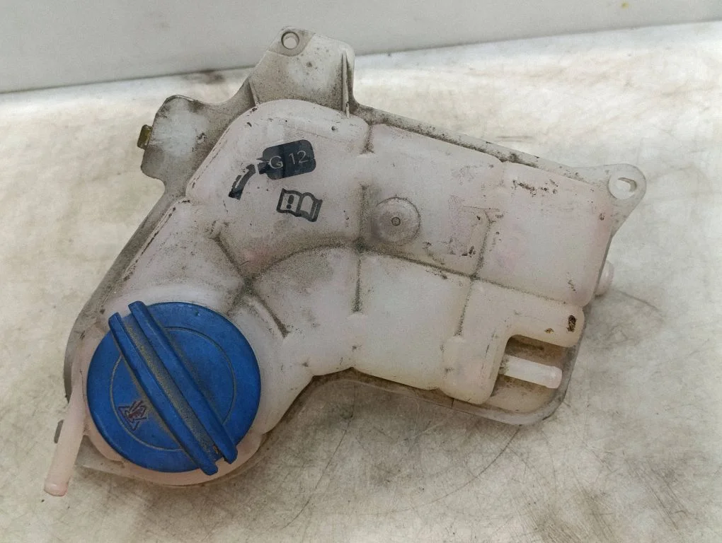 Coolant expansion tank/reservoir 8E0121403A