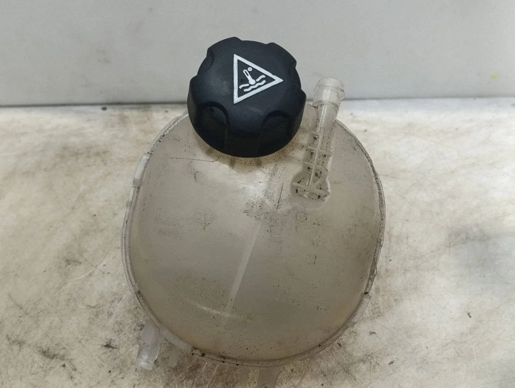 Coolant expansion tank/reservoir – Opel Corsa F (2019-)