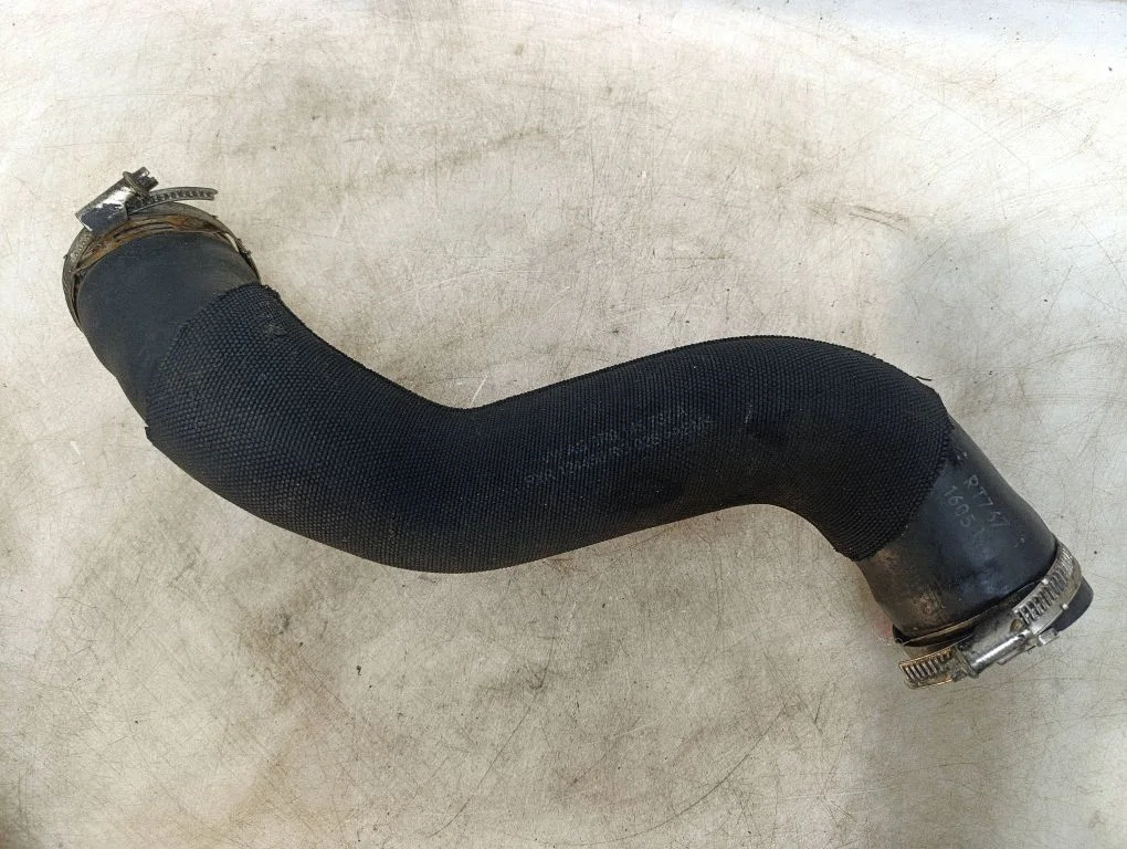 Intercooler hose/pipe 3R0145737A
