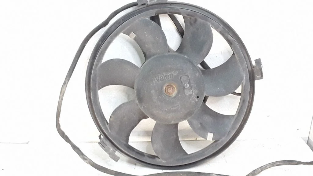 Air conditioning (A/C) fan (condenser) – Volkswagen Passat B5 (1997-2000)