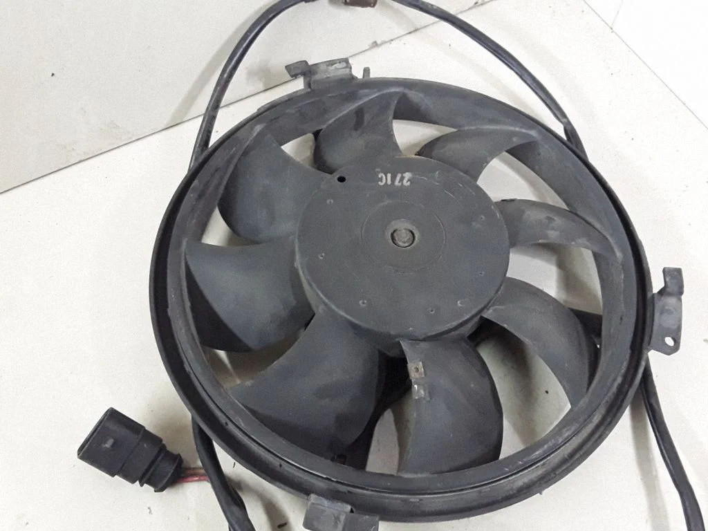 Air conditioning (A/C) fan (condenser) – Audi A4 S4 B5 8D (1999-2000)