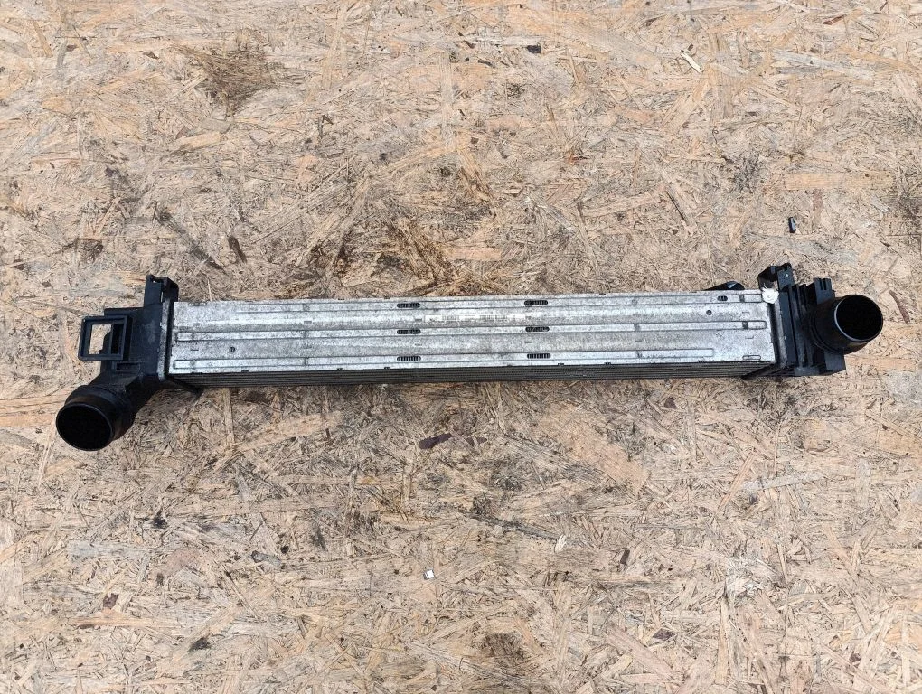 Vahejahuti radiaator 144960006R