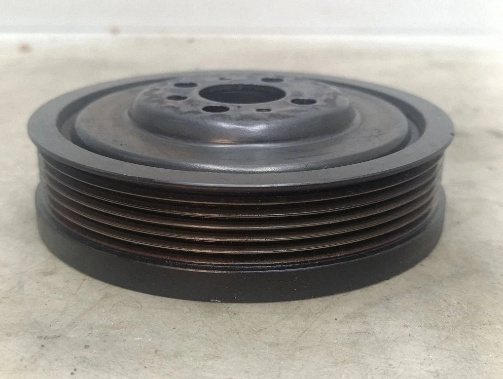 Crankshaft pulley – Skoda Roomster (5J) (2006-2015)