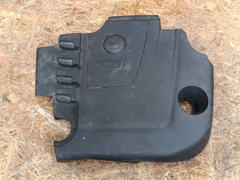 Engine cover (trim) 3R0103925B