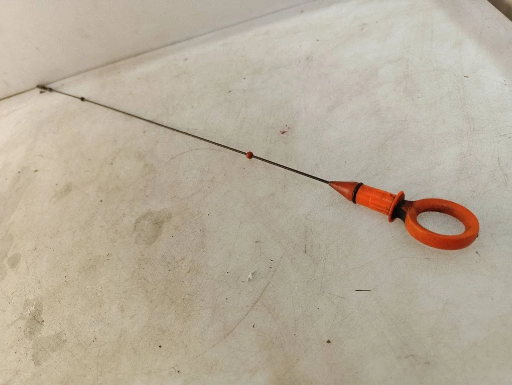Oil level dip stick – Volkswagen Golf Plus (2005-2013)