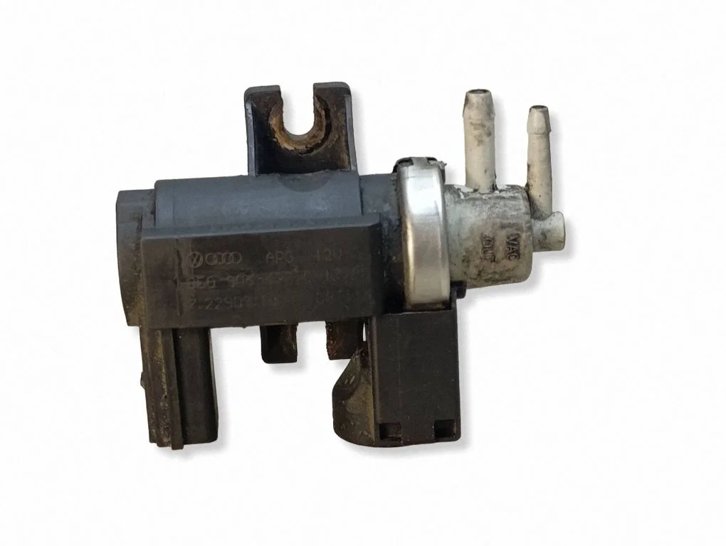 Zawór elektromagnetyczny turbo 8E0906627C