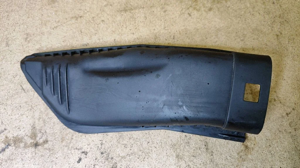 Air filter box cover – BMW X5 E53 (1999-2006)