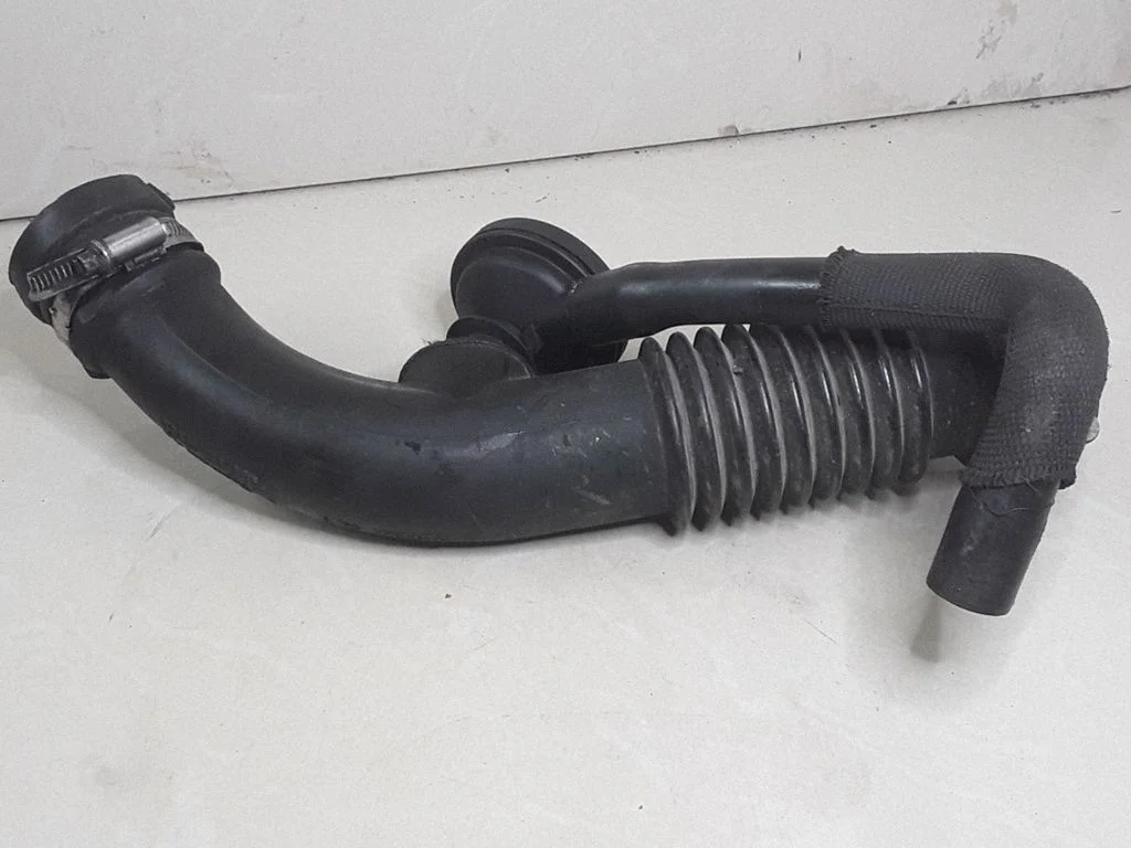Breather hose/pipe – Renault Megane II (2002-2005)