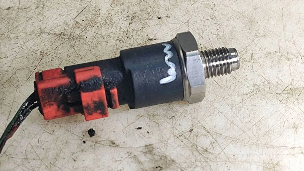 Fuel pressure sensor