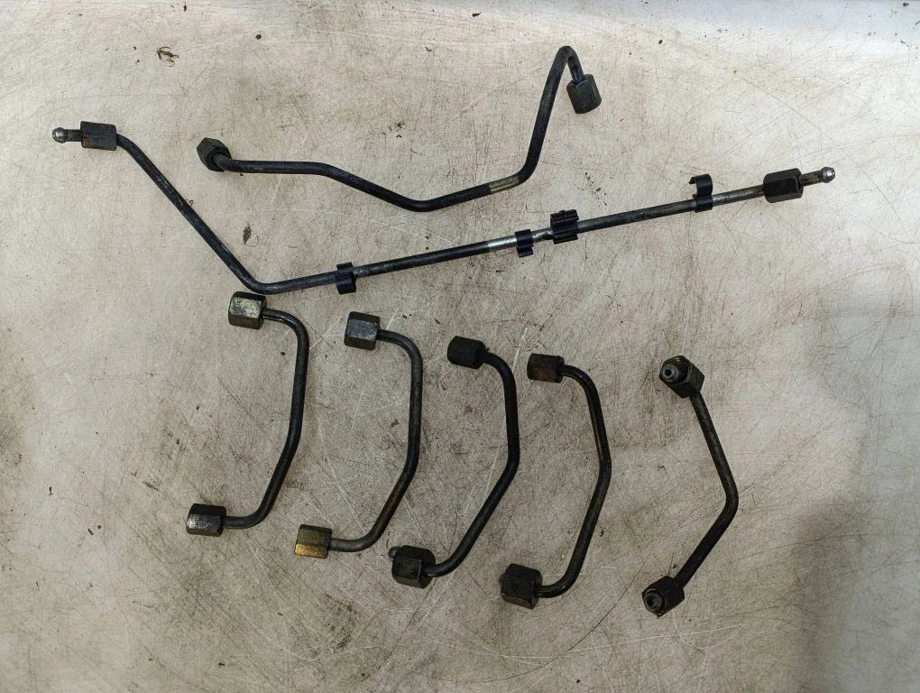 Fuel injector supply line/pipe – Volkswagen Touareg I (2002-2010)