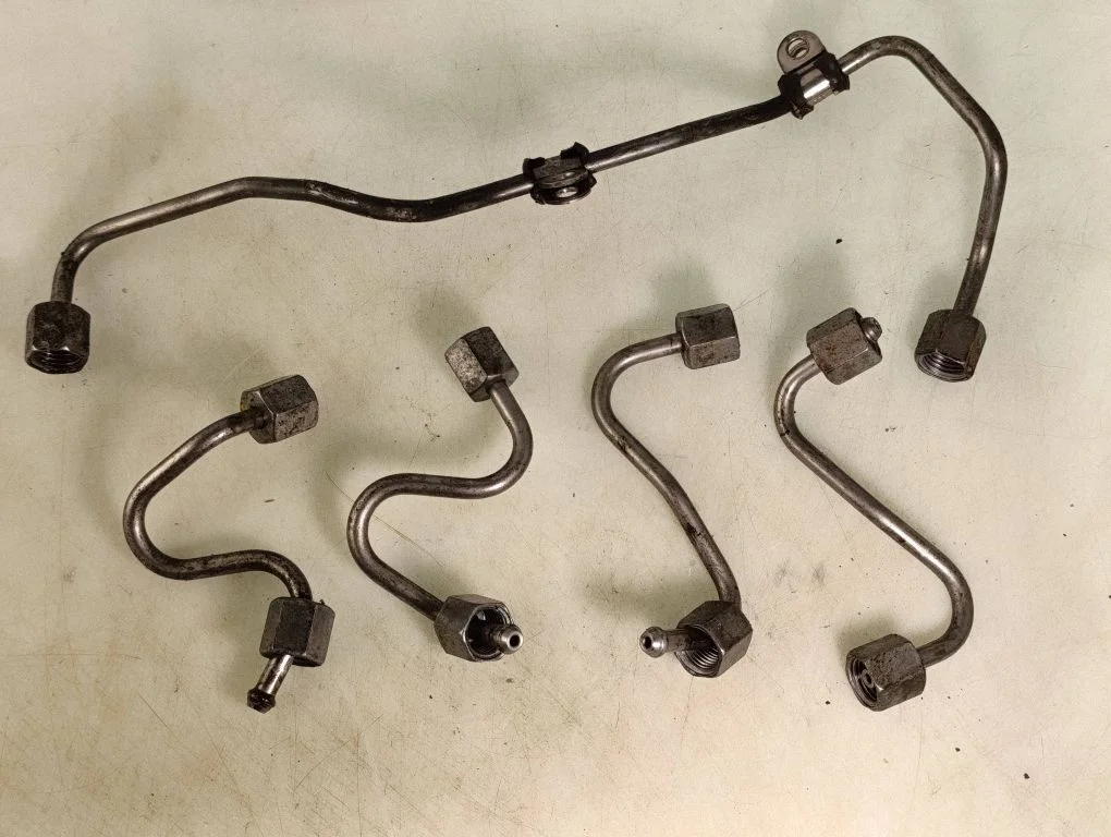 Fuel injector supply line/pipe – Mercedes-Benz E-Class W212 (2009-2016)