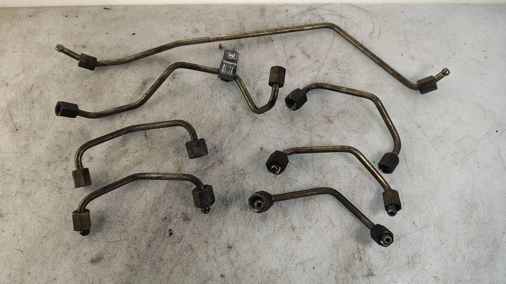 Fuel injector supply line/pipe – Volkswagen Phaeton (2002-2016)