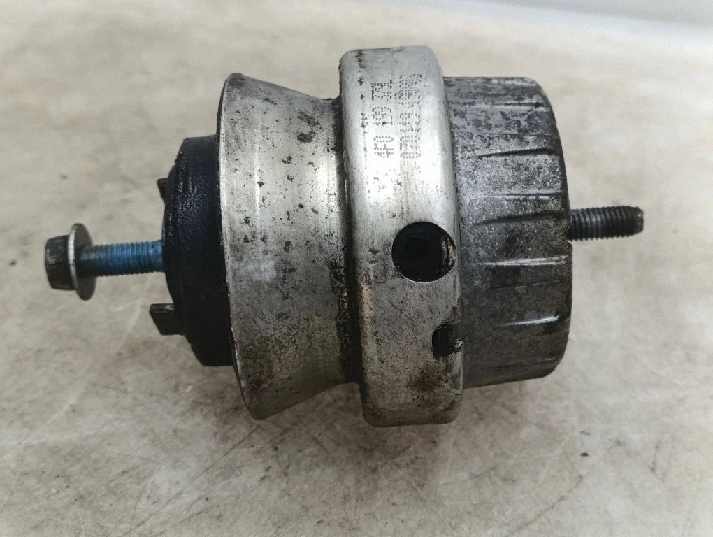 Engine mount bracket 4F0199379L