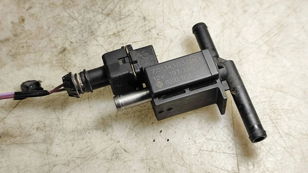 Vacuum valve 70134303