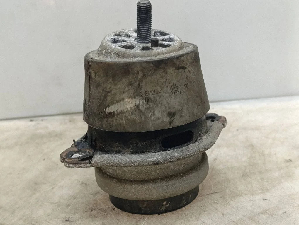 Mootoripadi 7L6199131A
