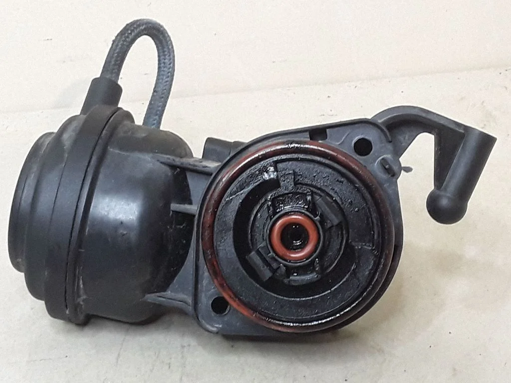 Vacuum valve – Volkswagen Passat B5.5 (2001-2005)