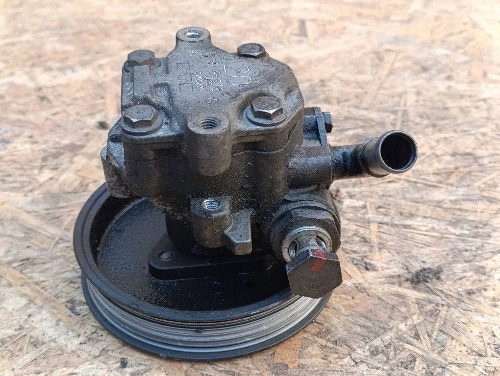 Roolivõimendi pump – Volkswagen Touareg I (2002-2010)