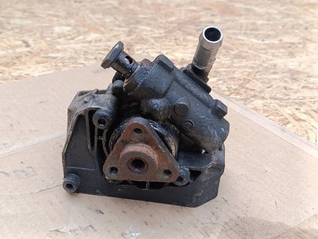 Roolivõimendi pump – BMW 3-seeria E90 E91 (2005-2012)
