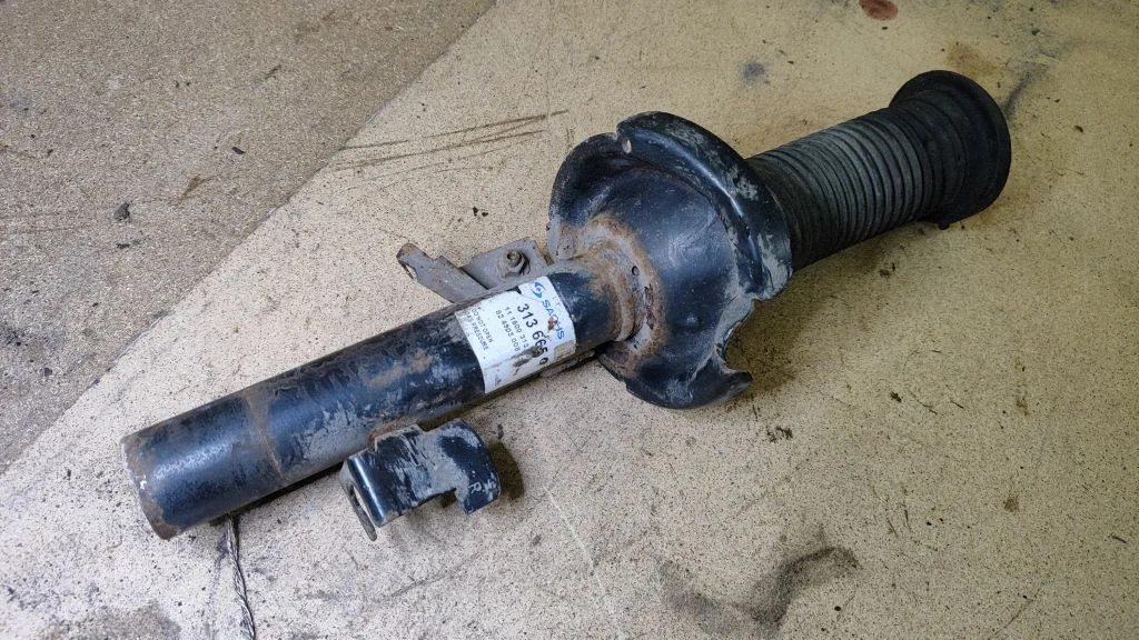 Front shock absorber/damper 111500313