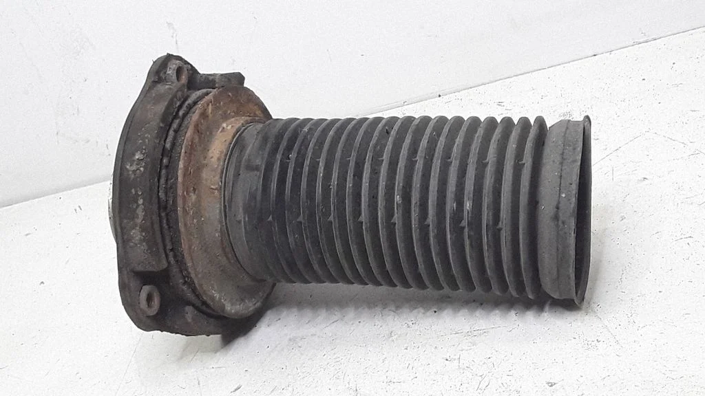 Front upper strut mount – Audi A3 S3 8P (2003-2012)