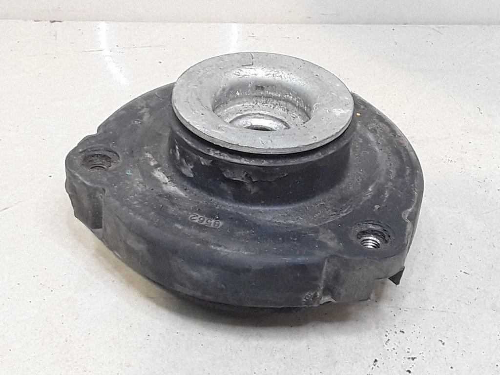 Front upper strut mount – Seat Cordoba (6L) (2002-2009)