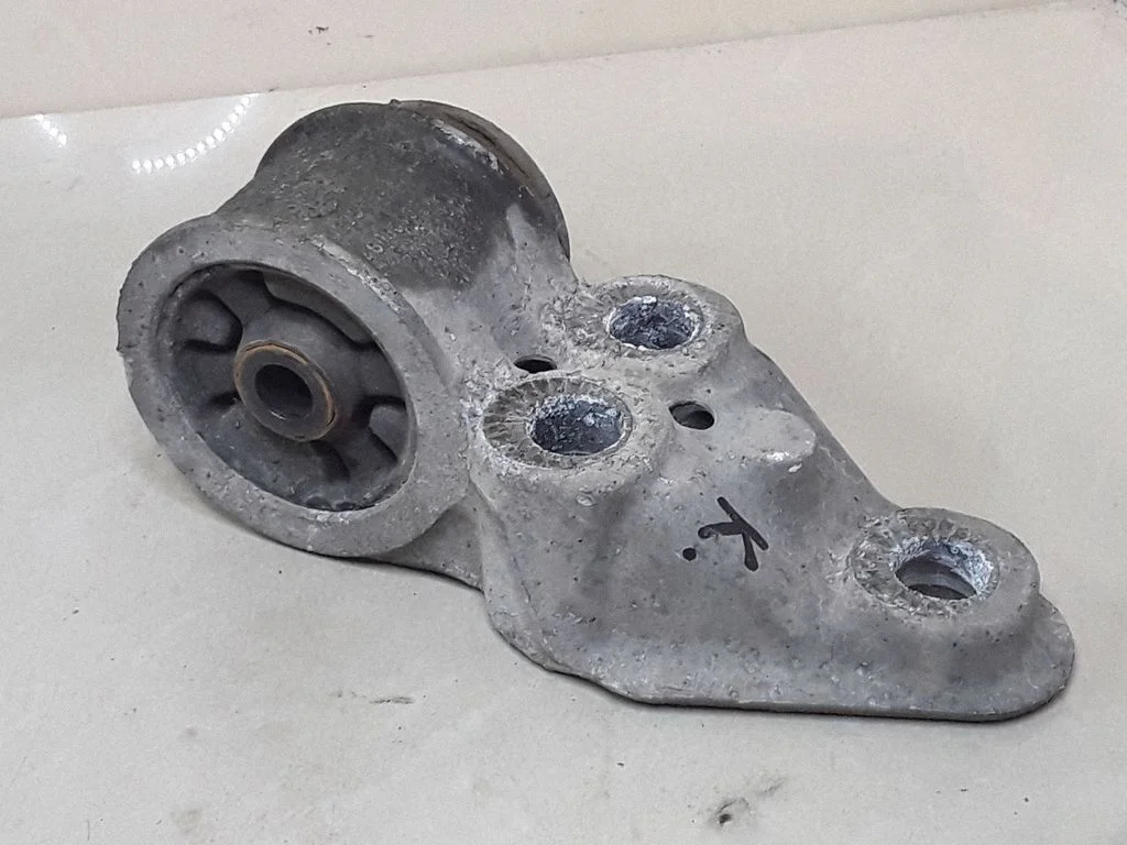 Rear axle beam mounts housing – Volkswagen Passat B5.5 (2001-2005)
