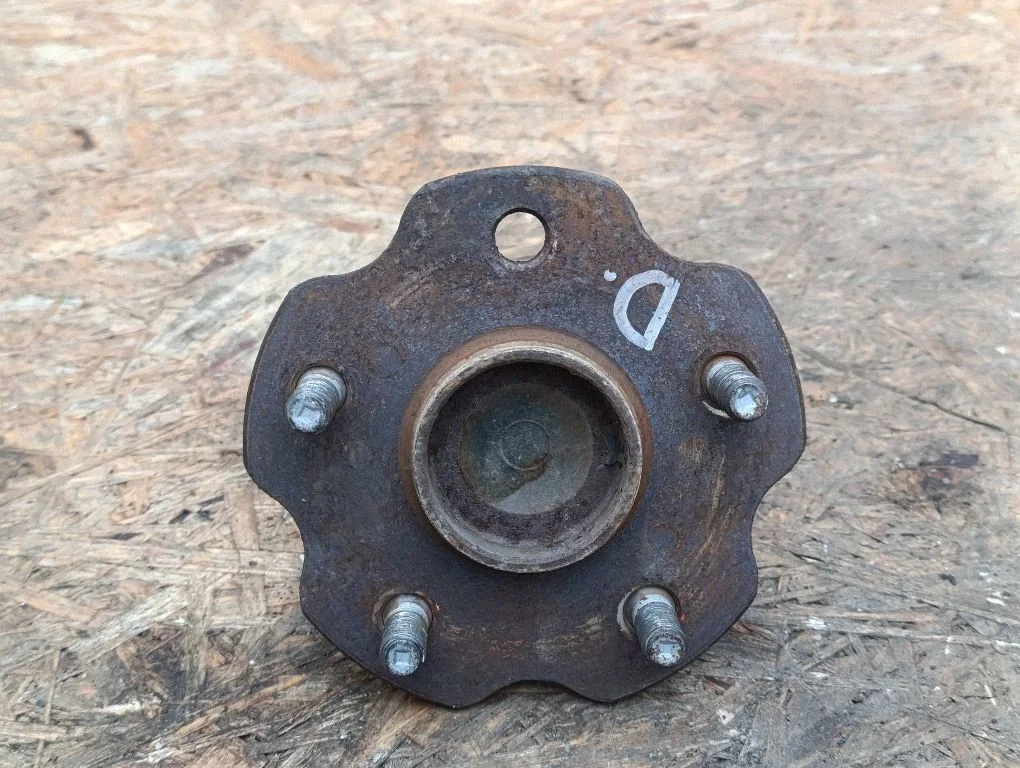 Rear wheel hub – Toyota Avensis T270 (2009-2012)