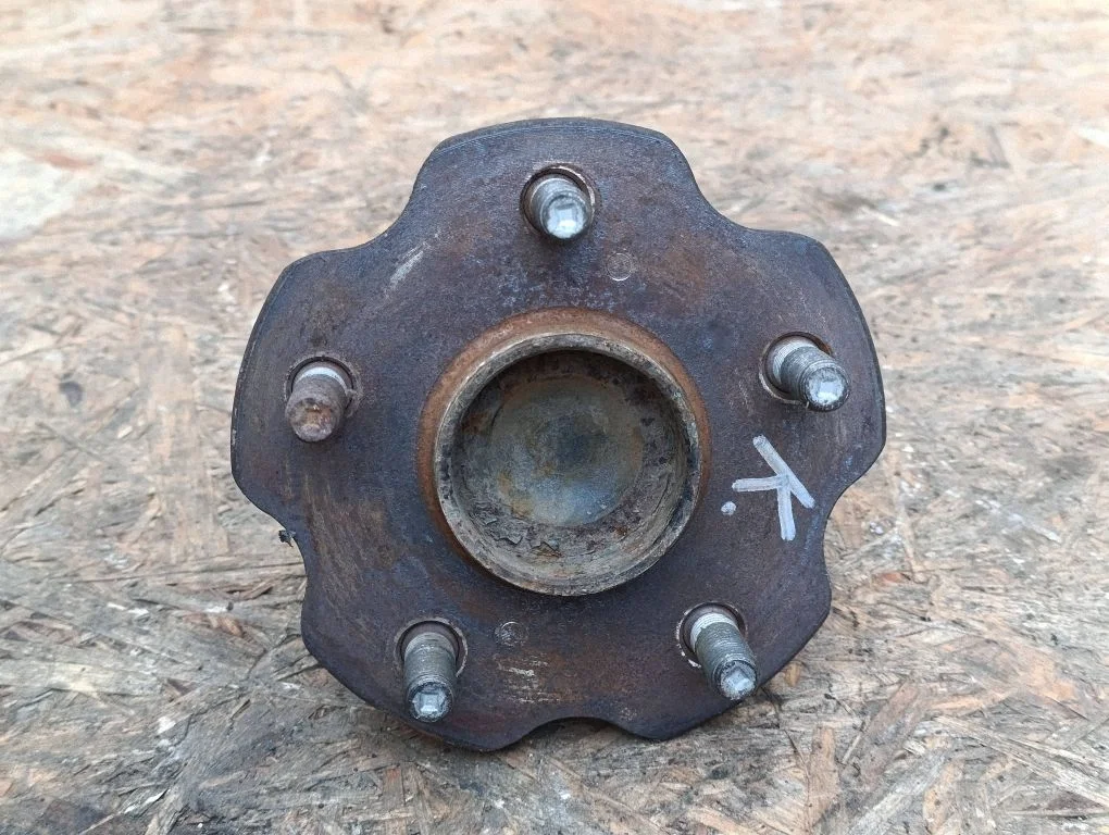 Rear wheel hub – Toyota Avensis T270 (2009-2012)