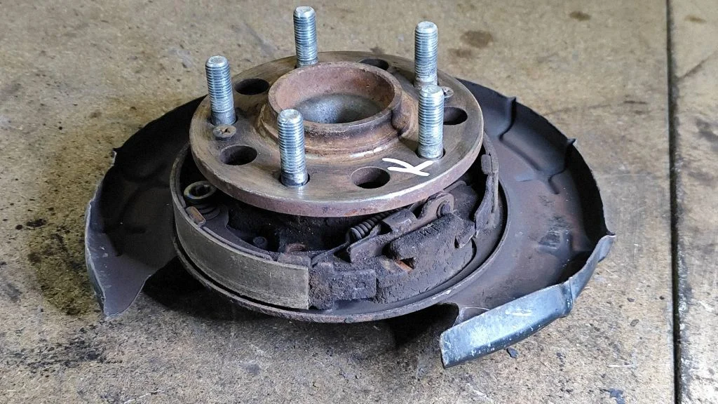 Rear wheel hub