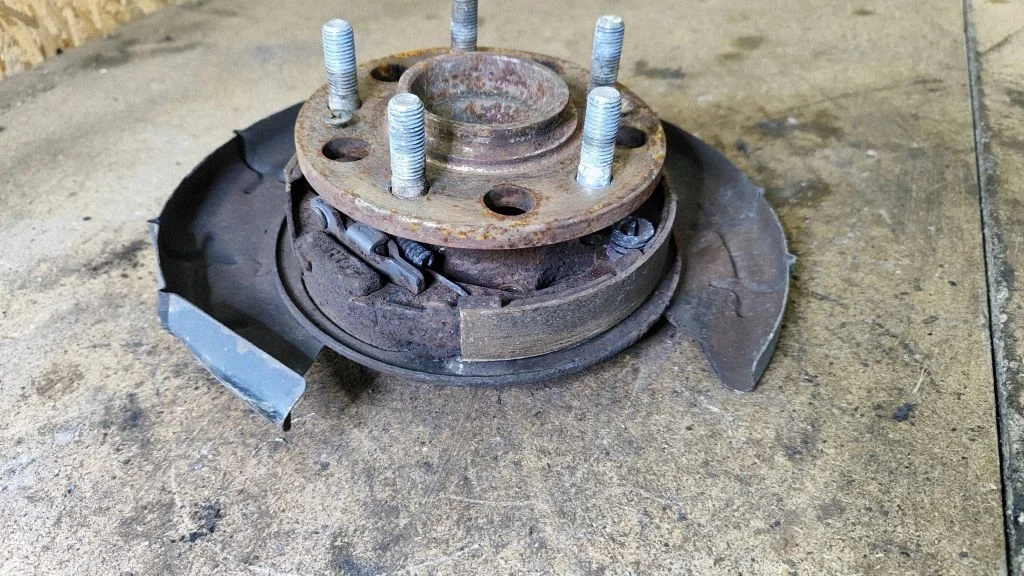 Rear wheel hub