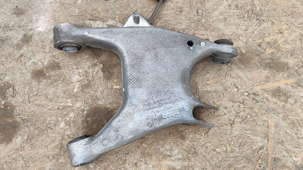 Rear upper control arm/wishbone 6865900
