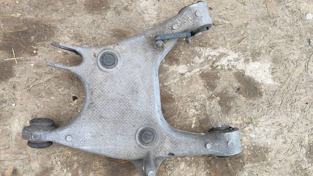 Rear upper control arm/wishbone 33326865899