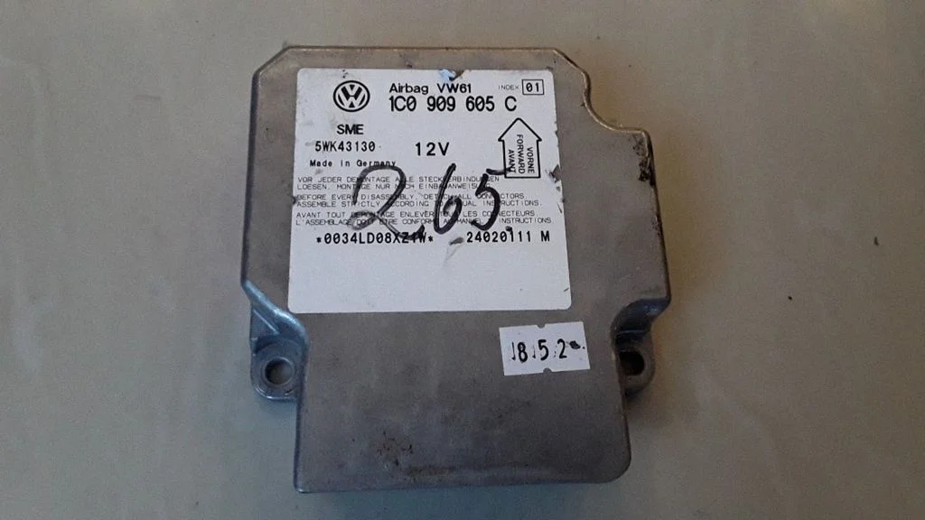 Air suspension control unit module (rear) – Volkswagen Passat B5.5 (2001-2005)