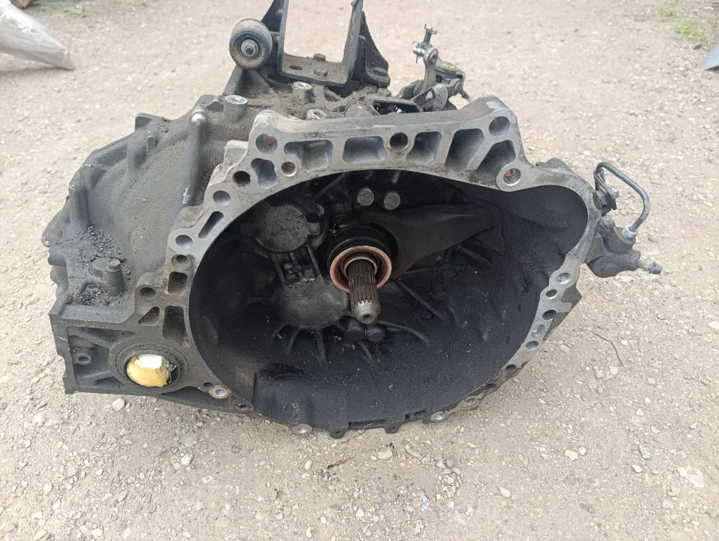 Manual 6 speed gearbox – Toyota Avensis T270 (2009-2012)