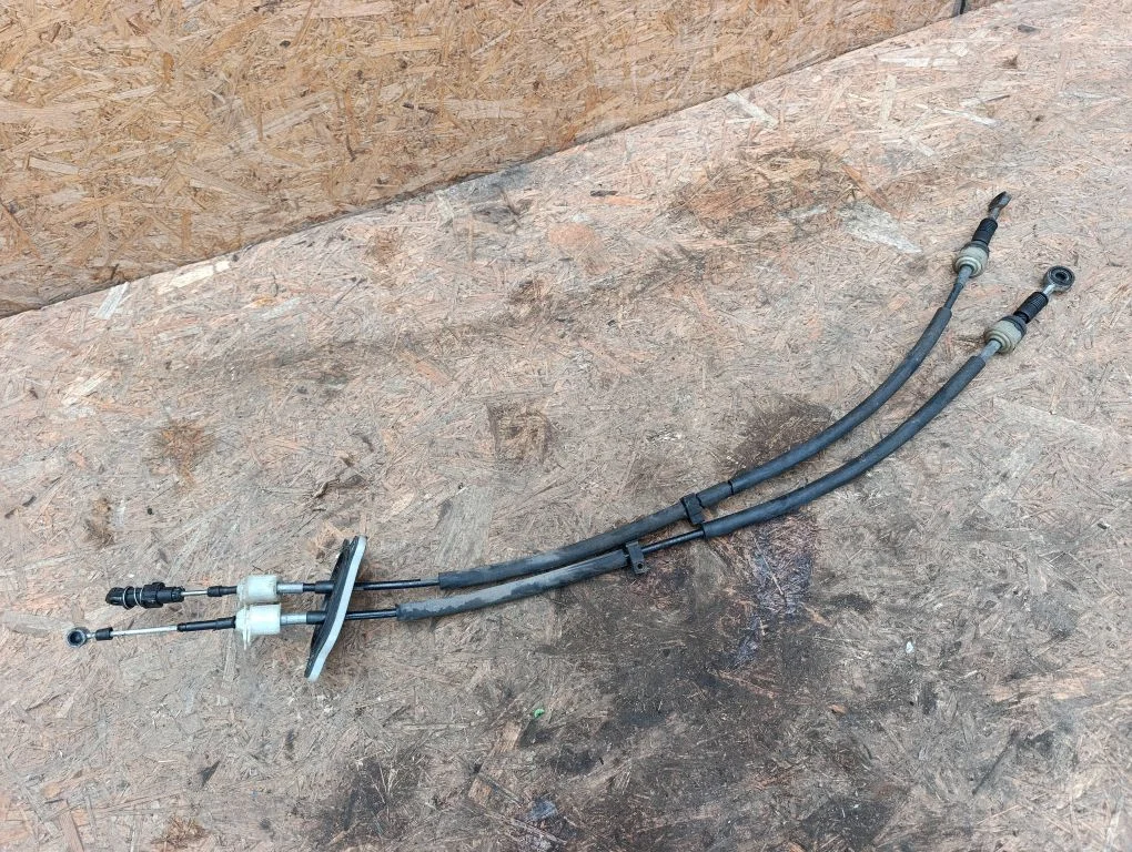 Gear shift cable linkage