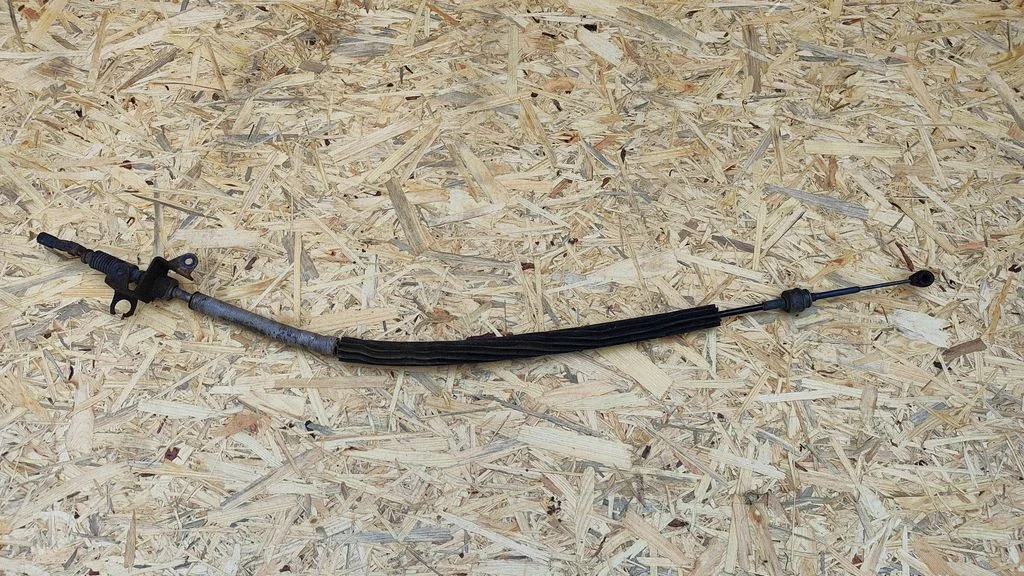 Gear shift cable linkage – Volkswagen Bora (1998-2005)