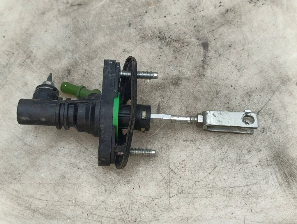 Siduri peasilinder – Toyota Avensis T270 (2009-2012)