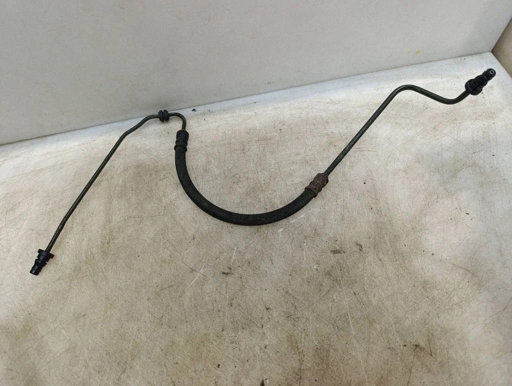 Clutch pipe/line