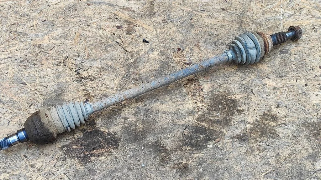 Rear driveshaft – right