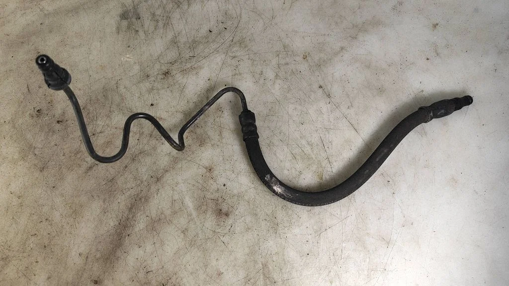Clutch pipe/line