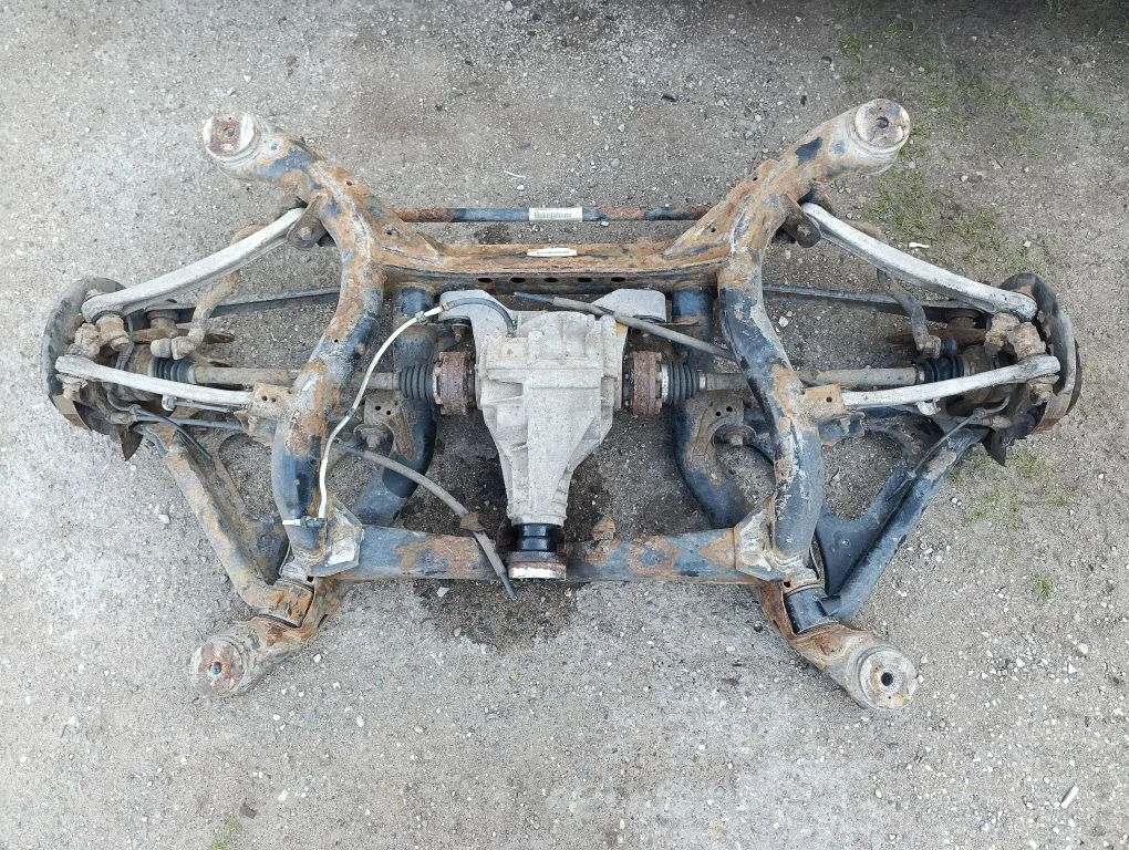 Rear axle beam with reductor – Volkswagen Touareg I (2002-2010)