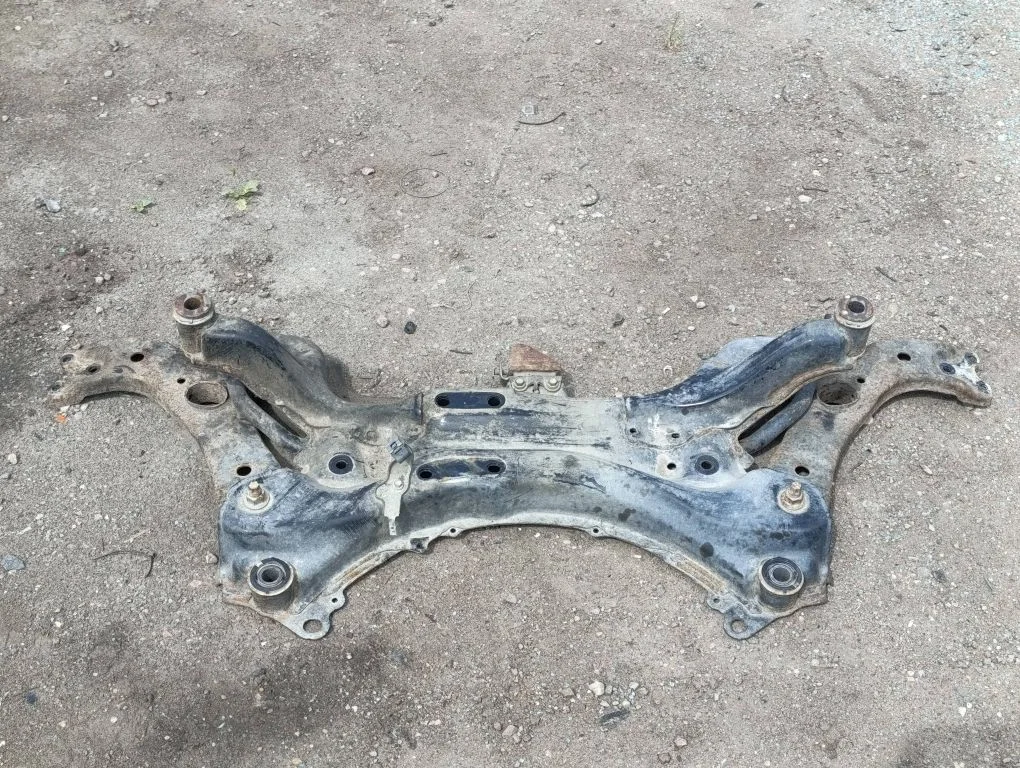 Front axle beam – Toyota Avensis T270 (2009-2012)