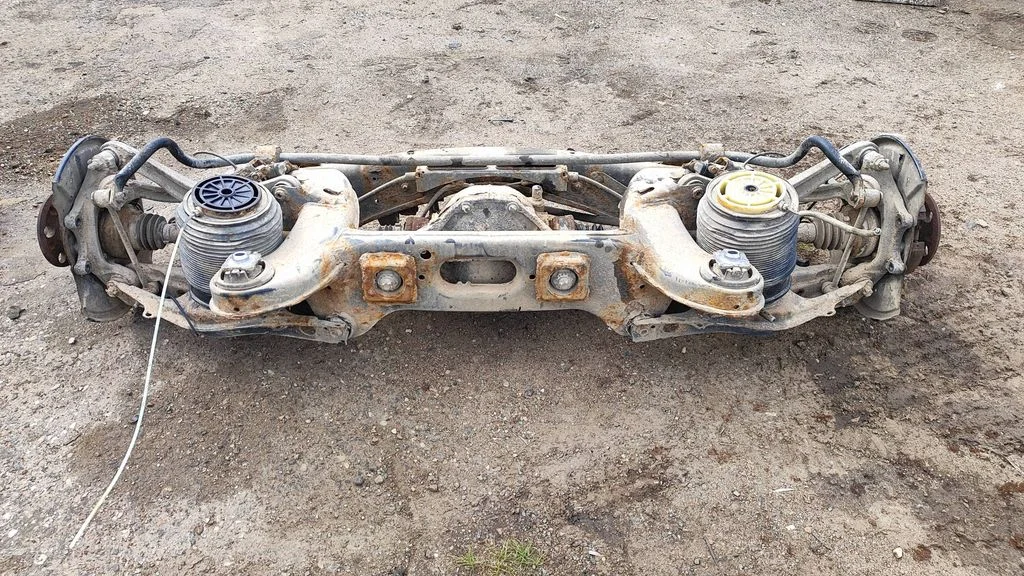 Rear axle beam with reductor – Mercedes-Benz E-Class W212 (2009-2016)
