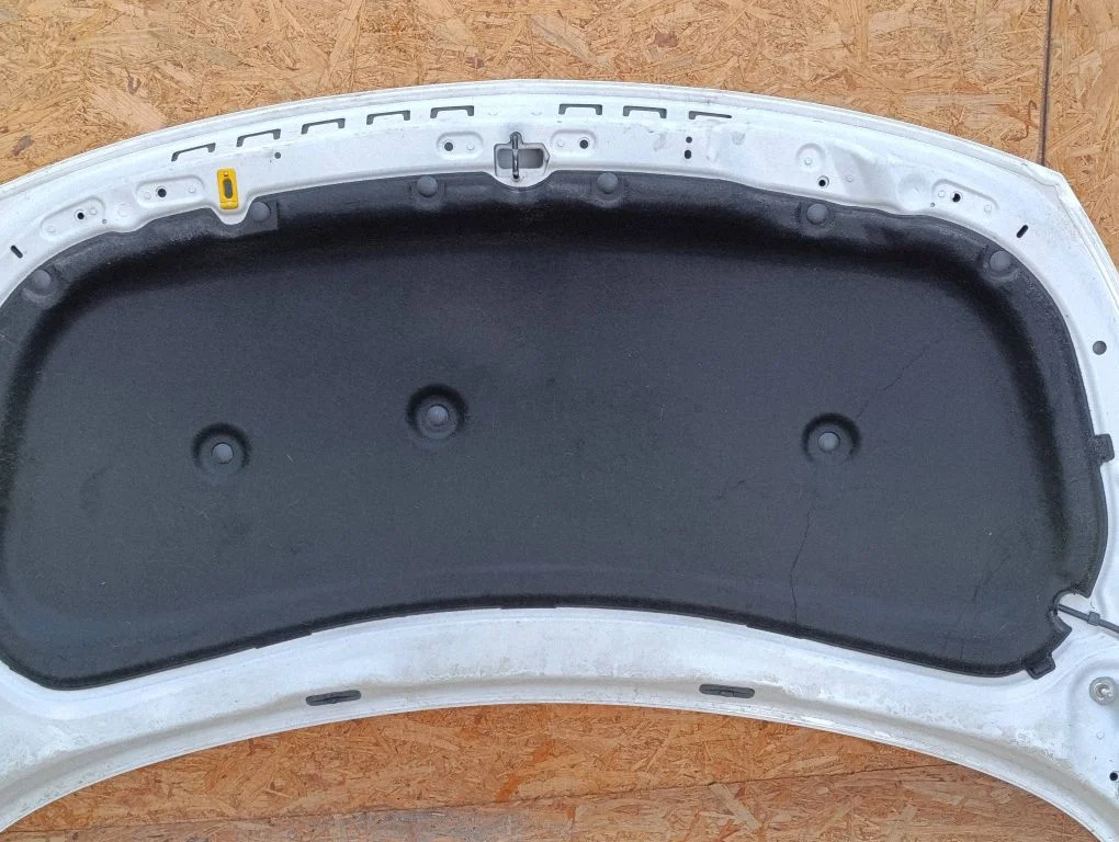 Mootorikapoti heli-/soojusisolatsioon – Opel Astra K (2015-2021)