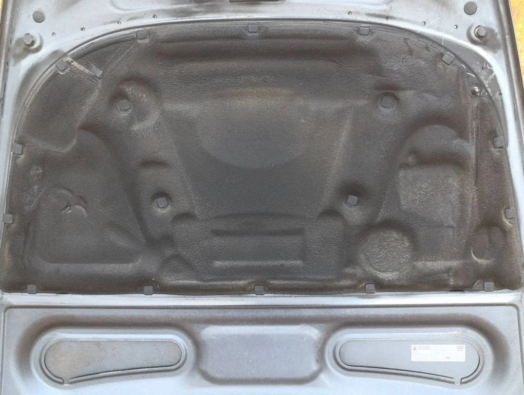 Mootorikapoti heli-/soojusisolatsioon – Audi A6 Allroad C6 (2006-2011)