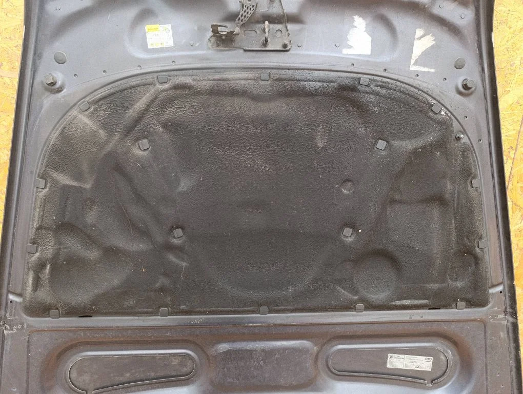Mootorikapoti heli-/soojusisolatsioon – Audi A6 Allroad C6 (2006-2011)