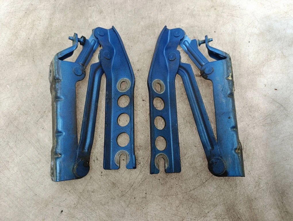 Mootorikapoti hinged 5J0823302