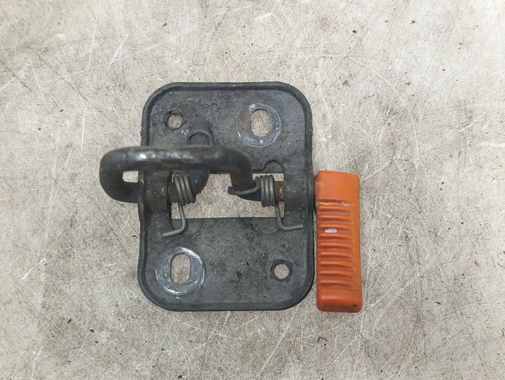 Engine bonnet/hood lock/latch loop/hook – Volkswagen Jetta VI (2011-2018)