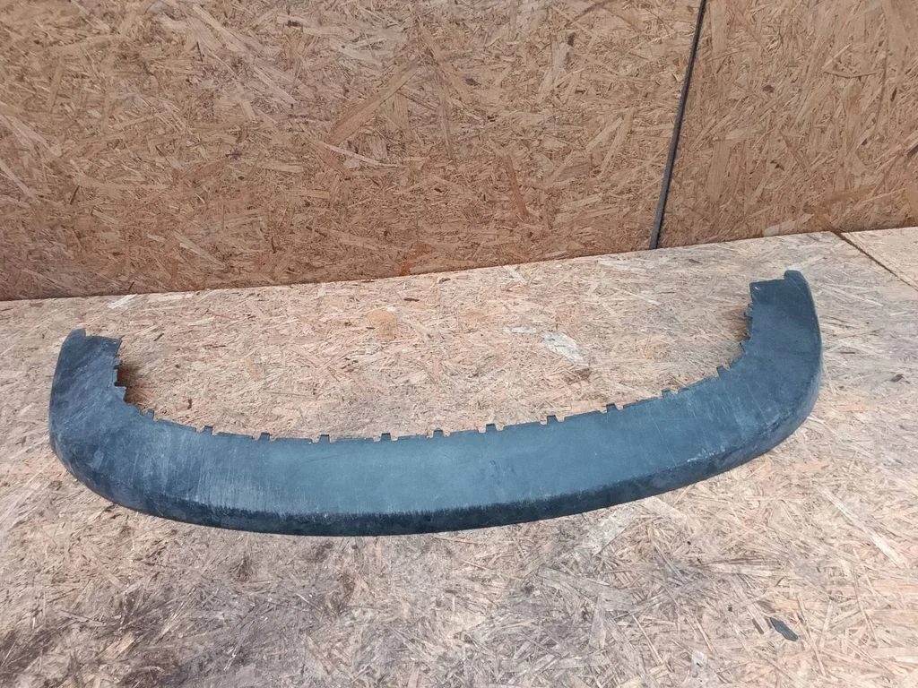 Esistange alumine osa (huul) – Volkswagen Golf IV (1998-2005)